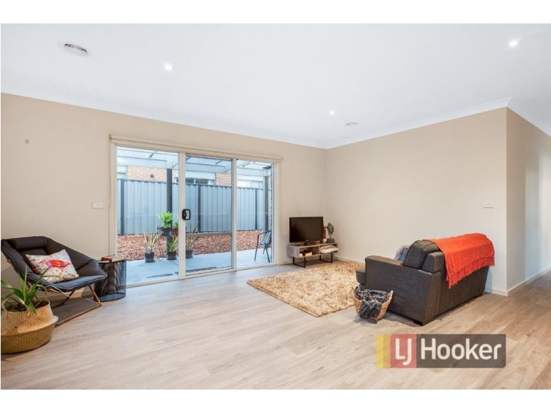 26 Caspian Chase, Pakenham VIC 3810