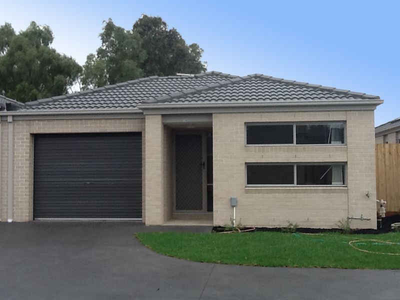 10/30 Sir Thomas Drive, Pakenham VIC 3810