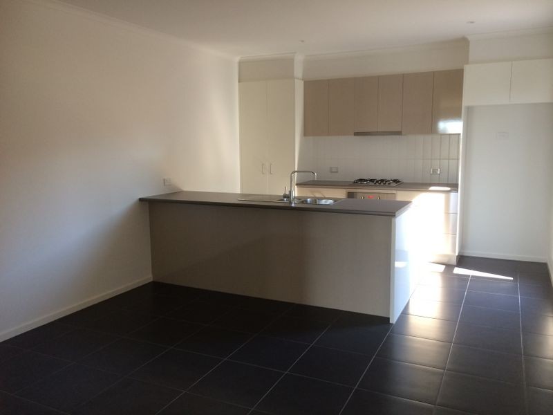 11 Hammond Cresent, Officer VIC 3809