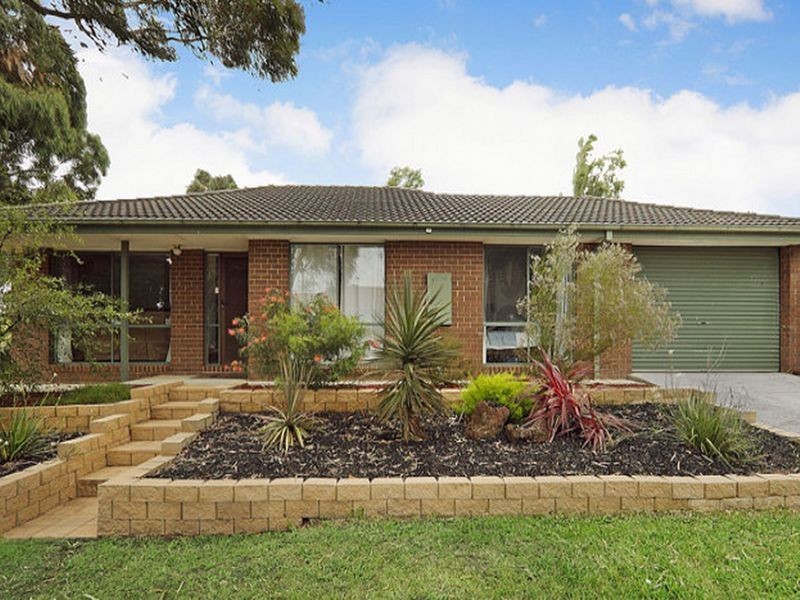 1 McMaster Court, Pakenham VIC 3810