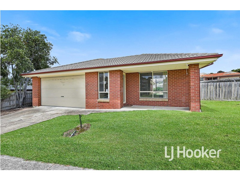 27 Ben Drive, Pakenham VIC 3810