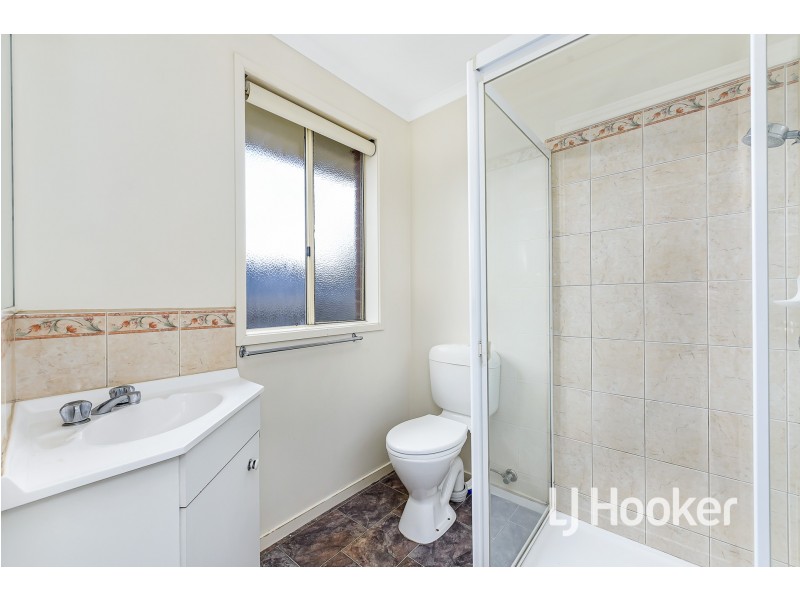 27 Ben Drive, Pakenham VIC 3810