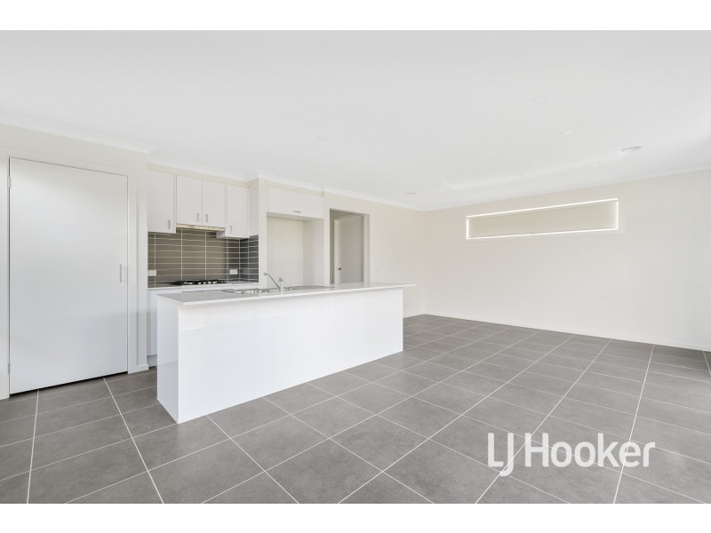 16 Manchester Boulevard, Officer VIC 3809