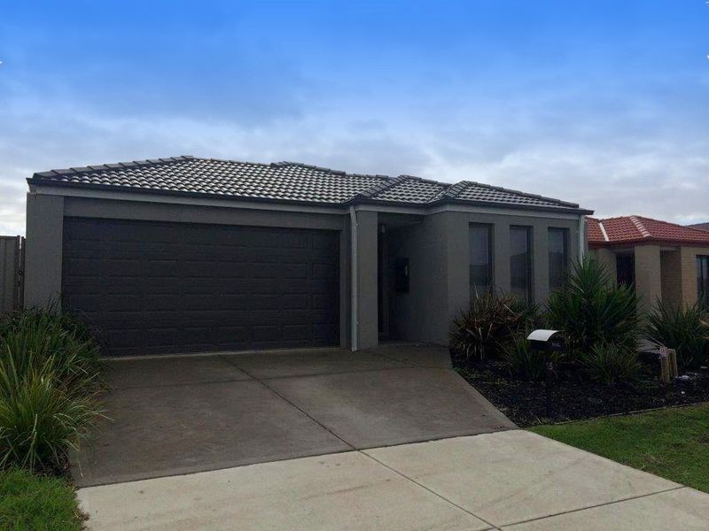 15 Serenity Street, Pakenham VIC 3810