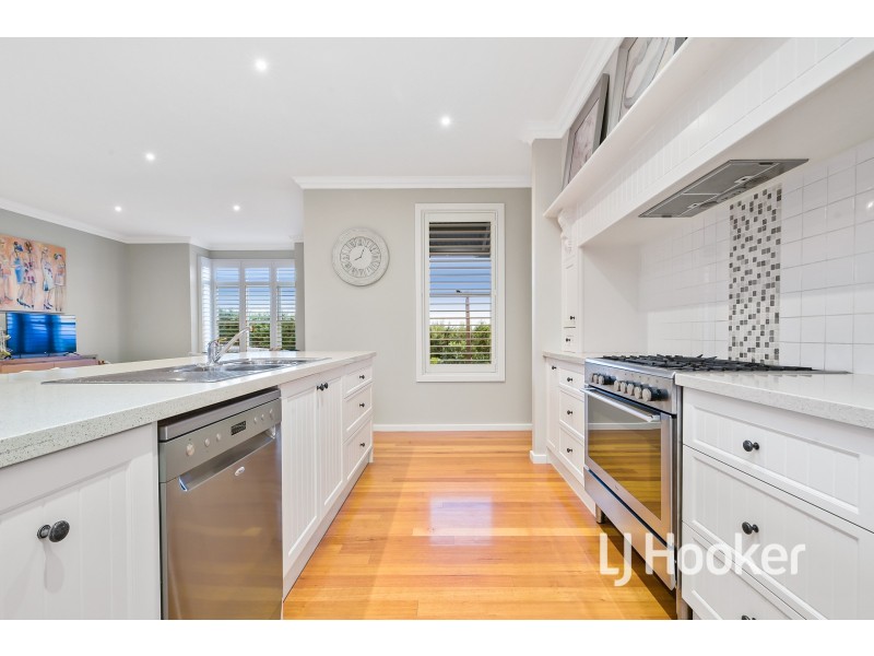 1 Silky Oak Court, Garfield VIC 3814
