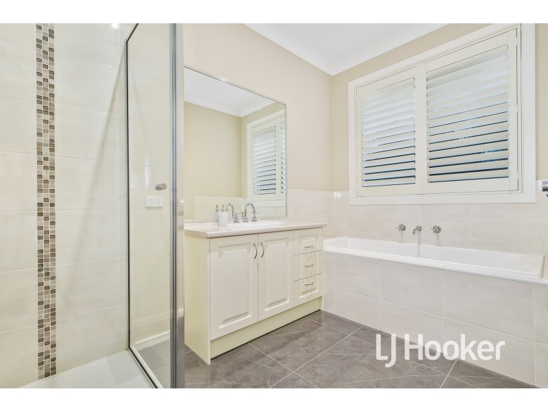1 Silky Oak Court, Garfield VIC 3814