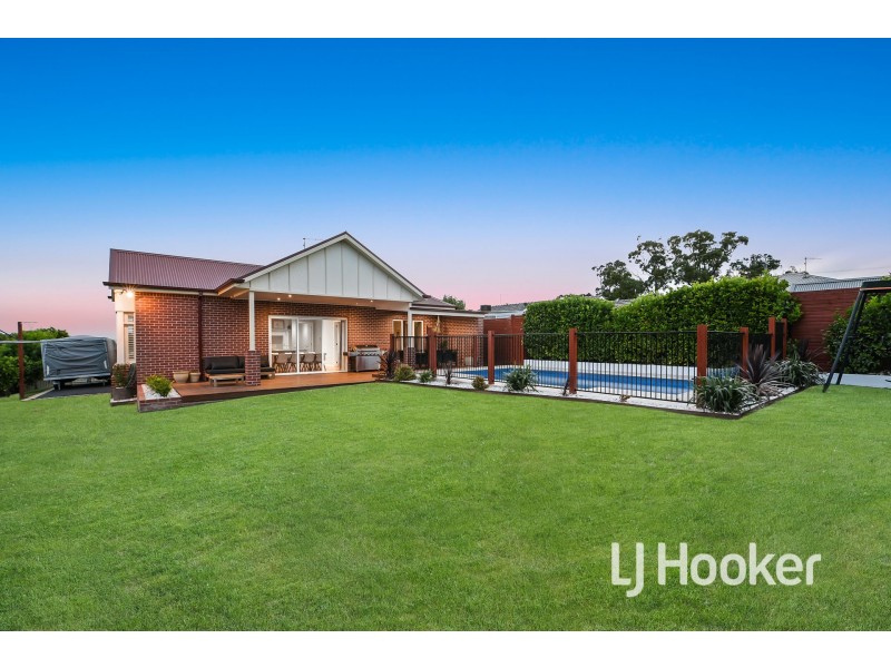 1 Silky Oak Court, Garfield VIC 3814