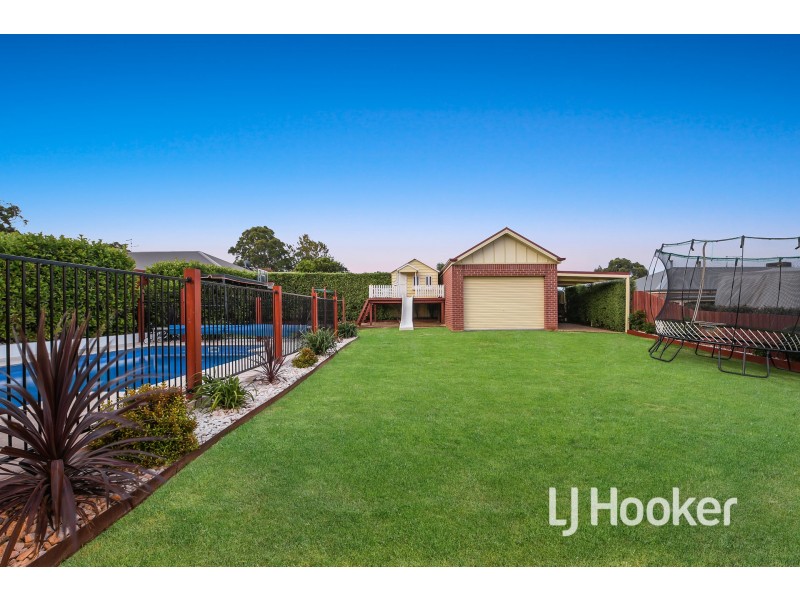 1 Silky Oak Court, Garfield VIC 3814