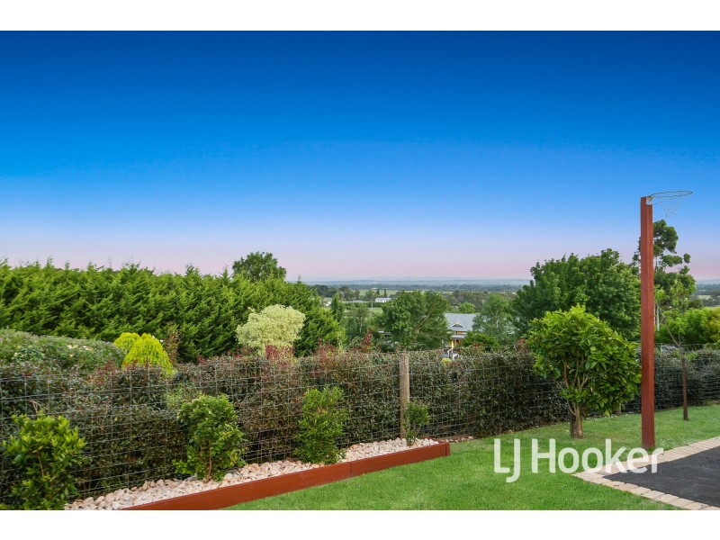 1 Silky Oak Court, Garfield VIC 3814