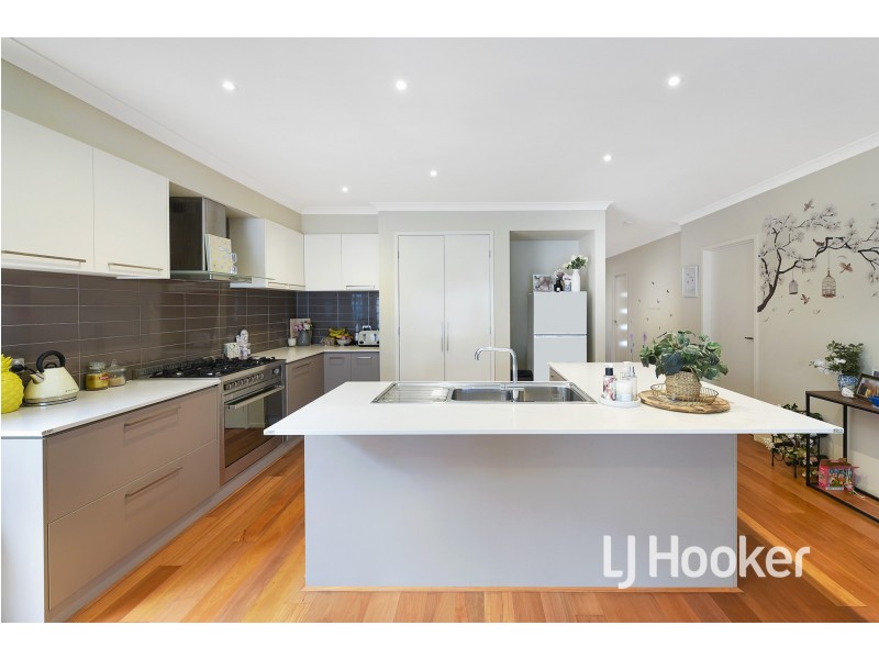 54 Irving Road, Pakenham VIC 3810