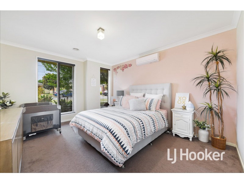 54 Irving Road, Pakenham VIC 3810