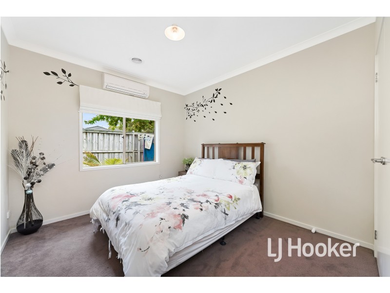 54 Irving Road, Pakenham VIC 3810