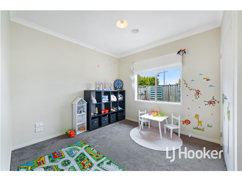 54 Irving Road, Pakenham VIC 3810