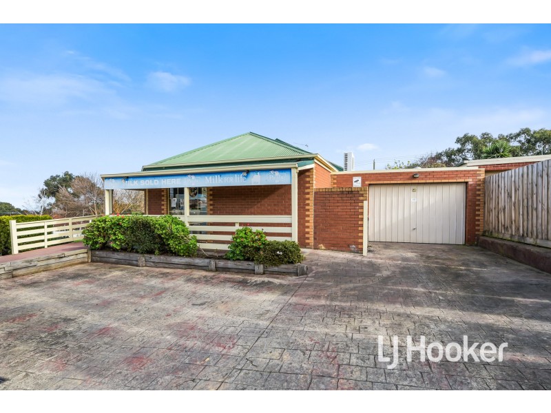 1 Leigh Drive, Pakenham VIC 3810