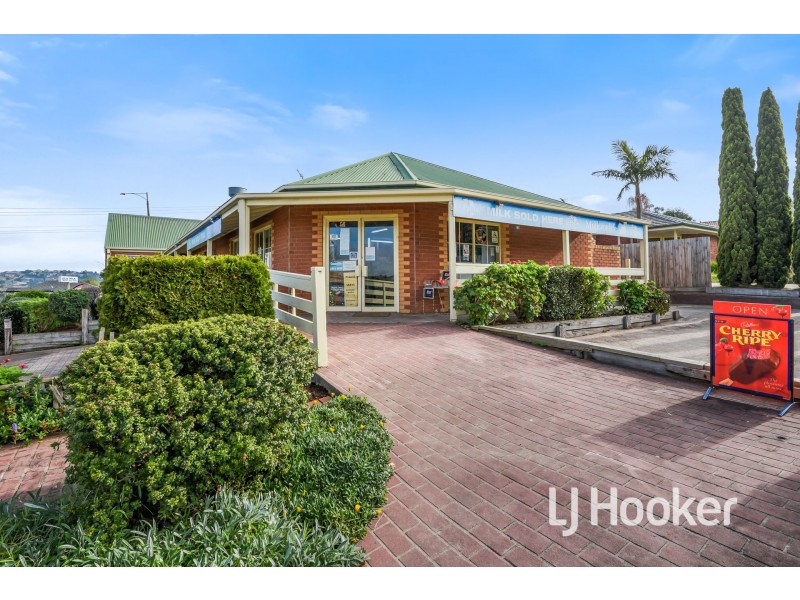 1 Leigh Drive, Pakenham VIC 3810
