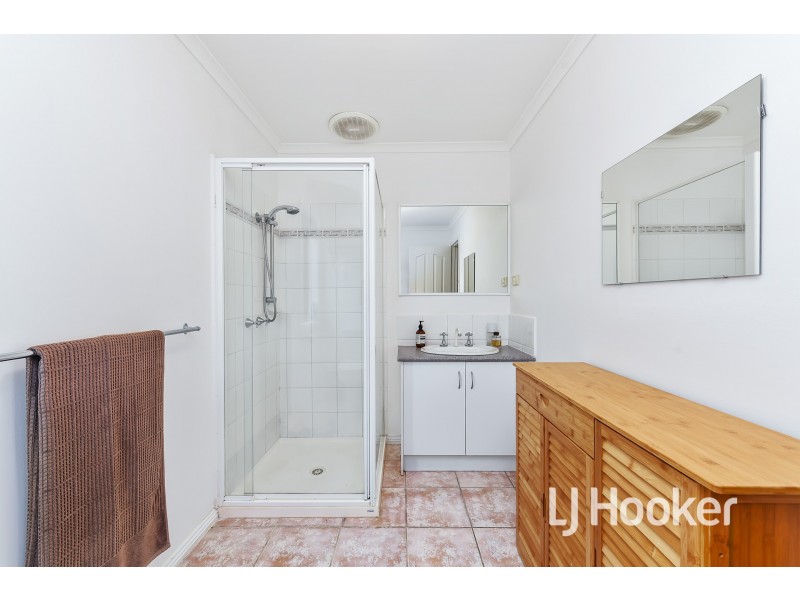 120 Mcgregor Road, Pakenham VIC 3810