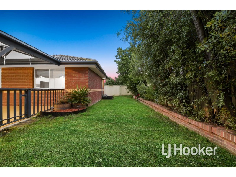 13 Teal Place, Pakenham VIC 3810