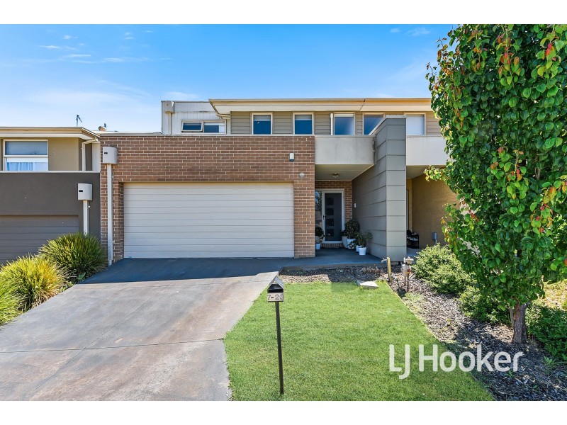7/23 Atlantic Drive, Pakenham VIC 3810