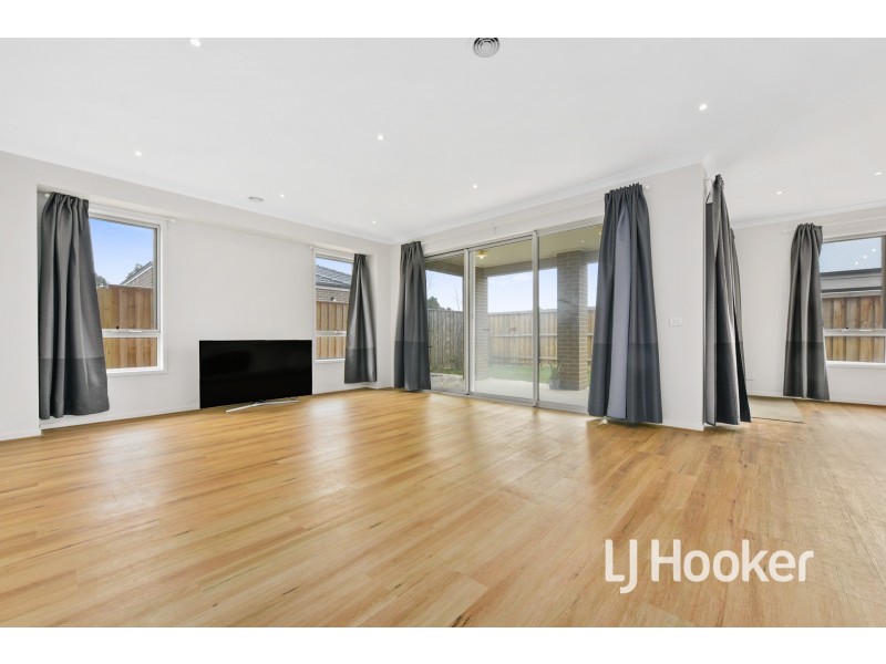 22 Swift Drive, Officer VIC 3809