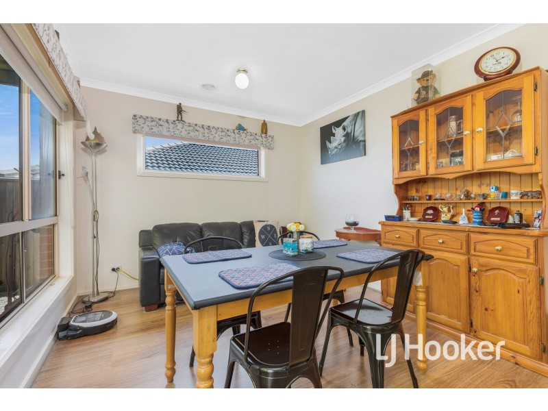 21/3 Manor View, Pakenham VIC 3810