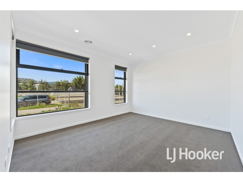 83 Timbertop Boulevard, Officer VIC 3809