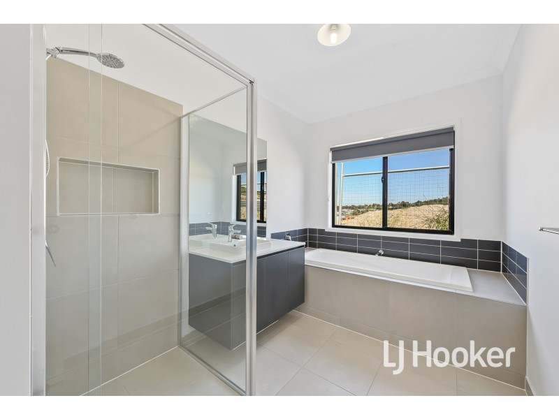 83 Timbertop Boulevard, Officer VIC 3809