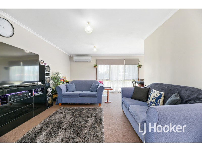 37 Barrington Drive, Pakenham VIC 3810