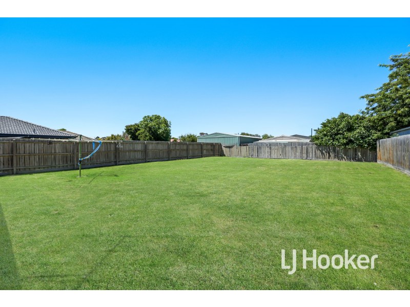 37 Barrington Drive, Pakenham VIC 3810