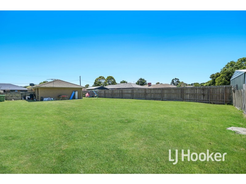 37 Barrington Drive, Pakenham VIC 3810