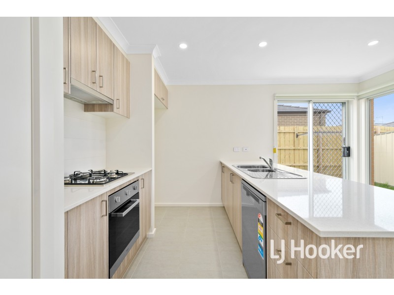 7 Bolton Grove, Officer VIC 3809