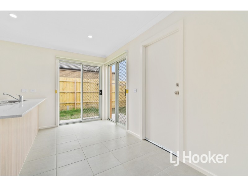 7 Bolton Grove, Officer VIC 3809