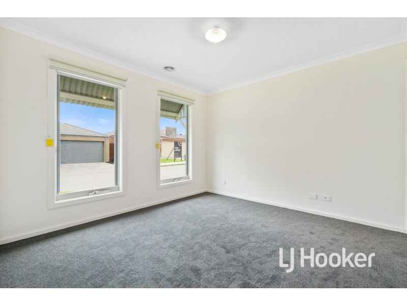 7 Bolton Grove, Officer VIC 3809