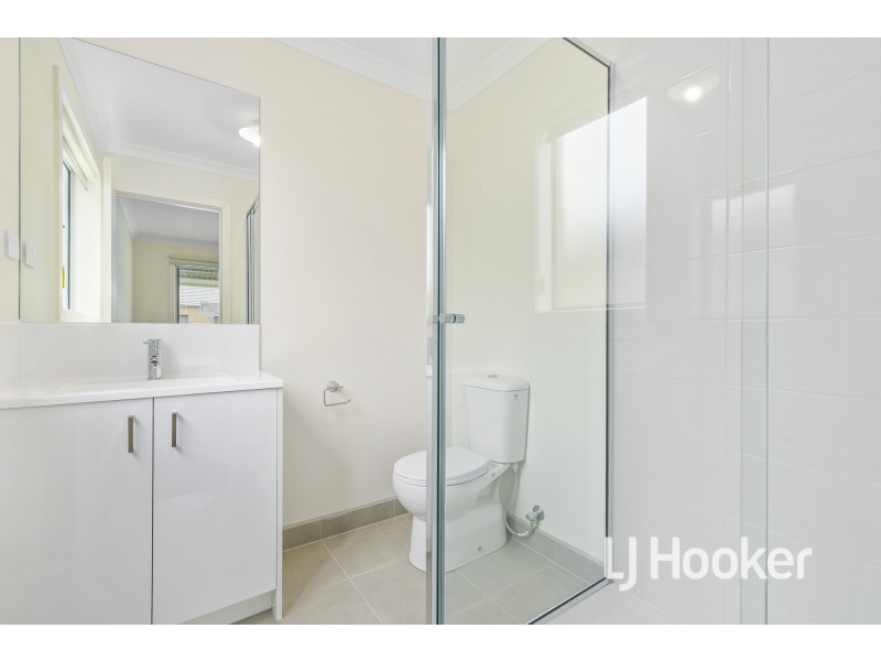 7 Bolton Grove, Officer VIC 3809