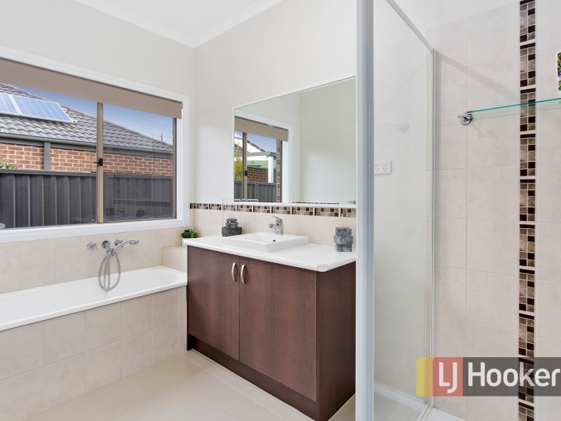 5 Perry Court, Pakenham VIC 3810