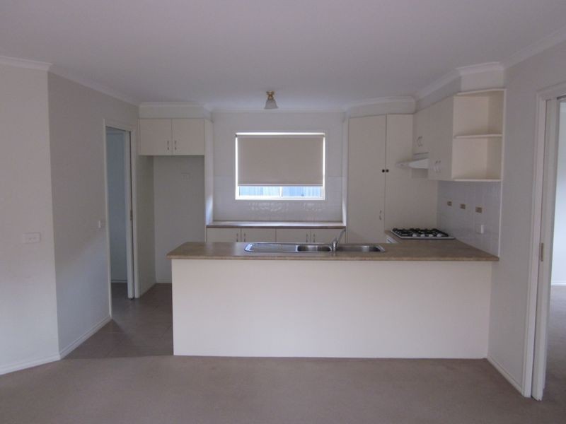 17 Scarlet Crescent, Pakenham VIC 3810