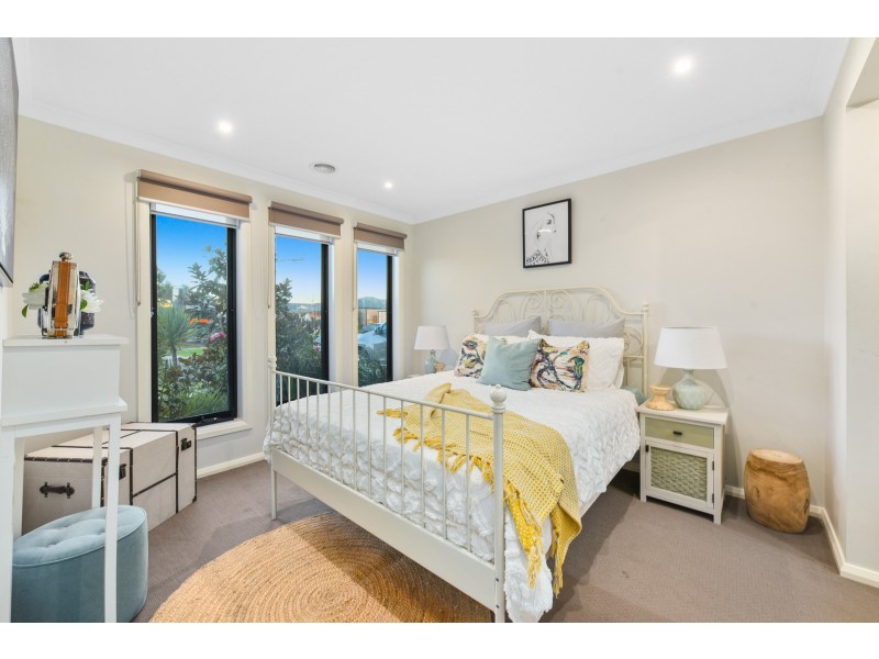 14 Longmeadow Road, Officer VIC 3809