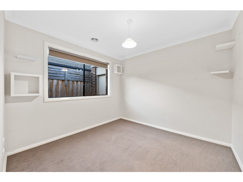 14 Longmeadow Road, Officer VIC 3809