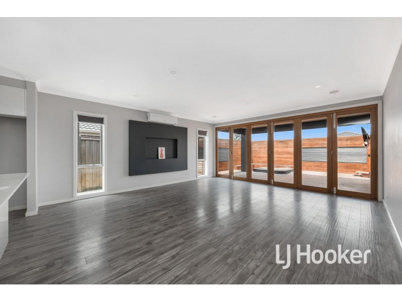 4 Belmont Crescent, Pakenham VIC 3810