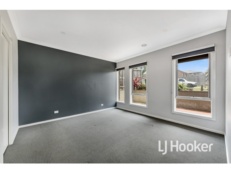 4 Belmont Crescent, Pakenham VIC 3810