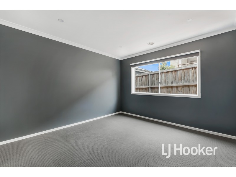 4 Belmont Crescent, Pakenham VIC 3810