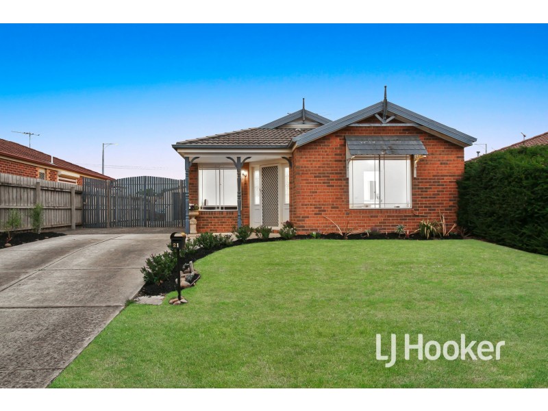 21 Wakenshaw Crescent, Pakenham VIC 3810