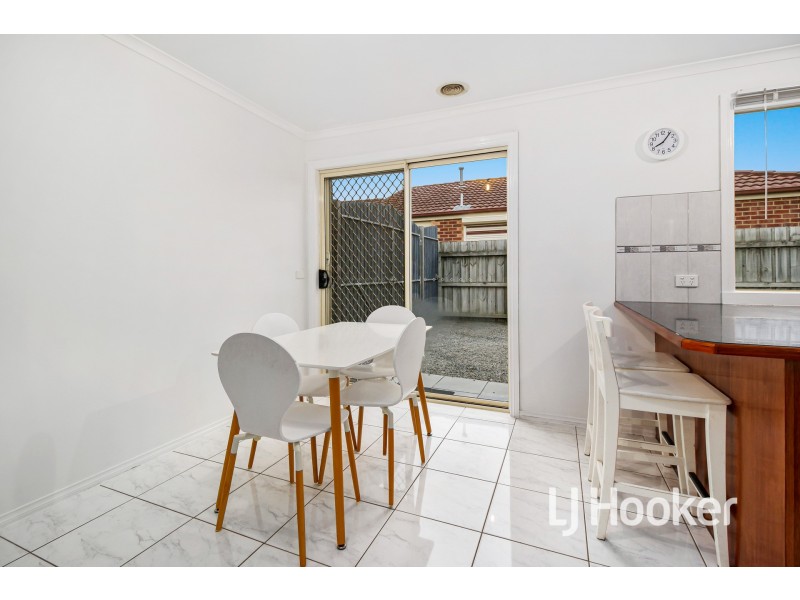 21 Wakenshaw Crescent, Pakenham VIC 3810