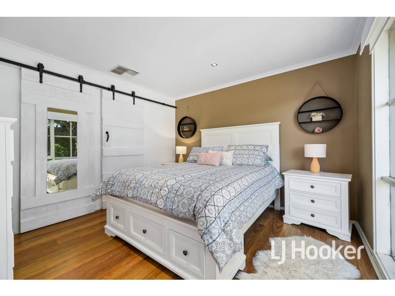 32 Barrington Drive, Pakenham VIC 3810