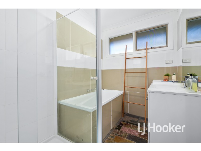 32 Barrington Drive, Pakenham VIC 3810