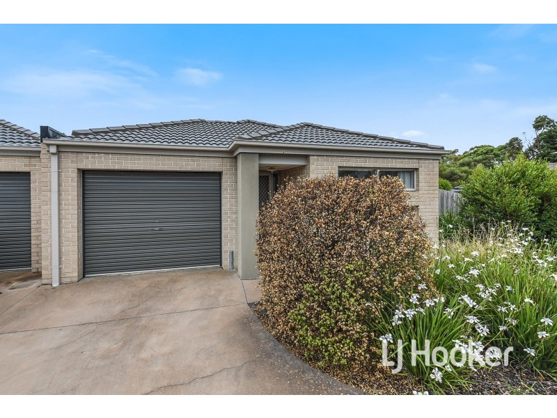 6/30 Sir Thomas Drive, Pakenham VIC 3810
