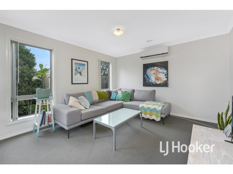 6/30 Sir Thomas Drive, Pakenham VIC 3810