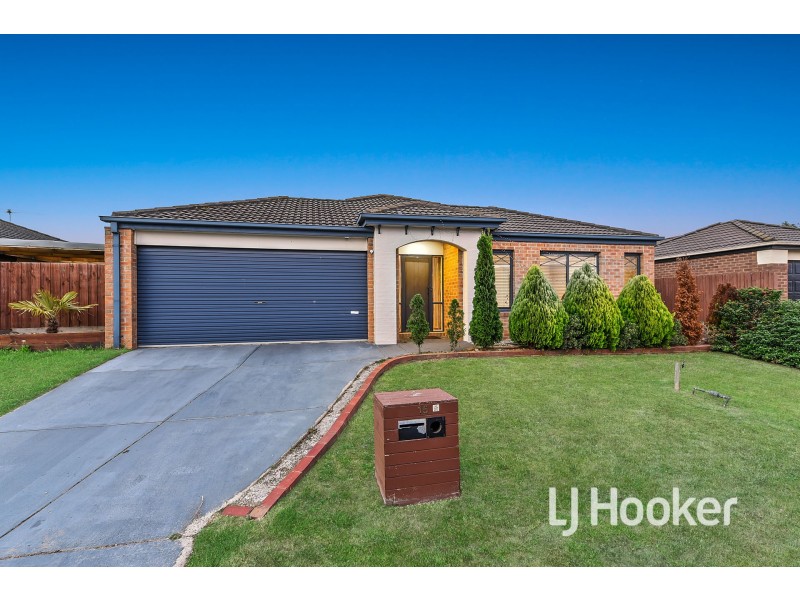 15 Camelia Way, Pakenham VIC 3810