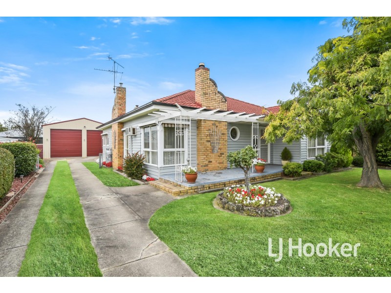 11 Charles Street, Koo Wee Rup VIC 3981