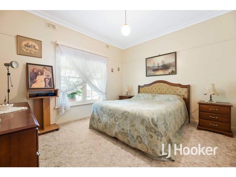 11 Charles Street, Koo Wee Rup VIC 3981