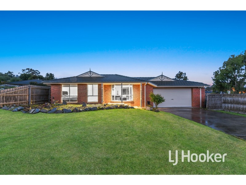 4 Shetland Court, Pakenham VIC 3810